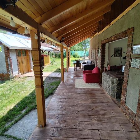 Отель La Tataia Zahei Dragus Экстерьер фото