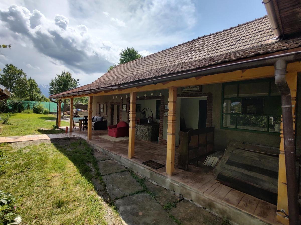Отель La Tataia Zahei Dragus Экстерьер фото